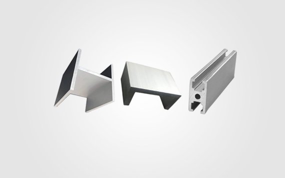 trave di alluminio estruso