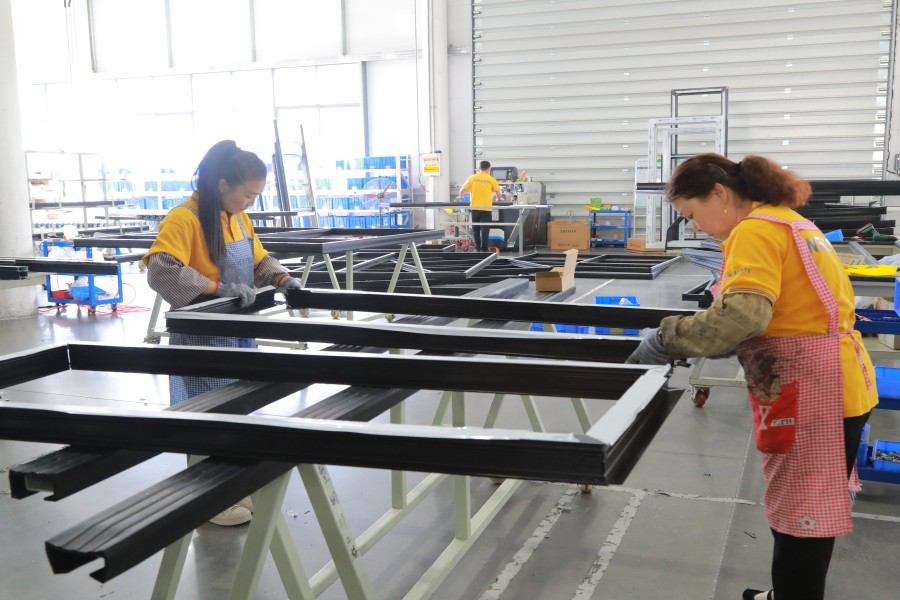aluminum window frame assembly
