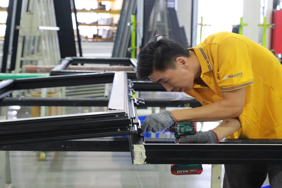 aluminum window hardware assembly